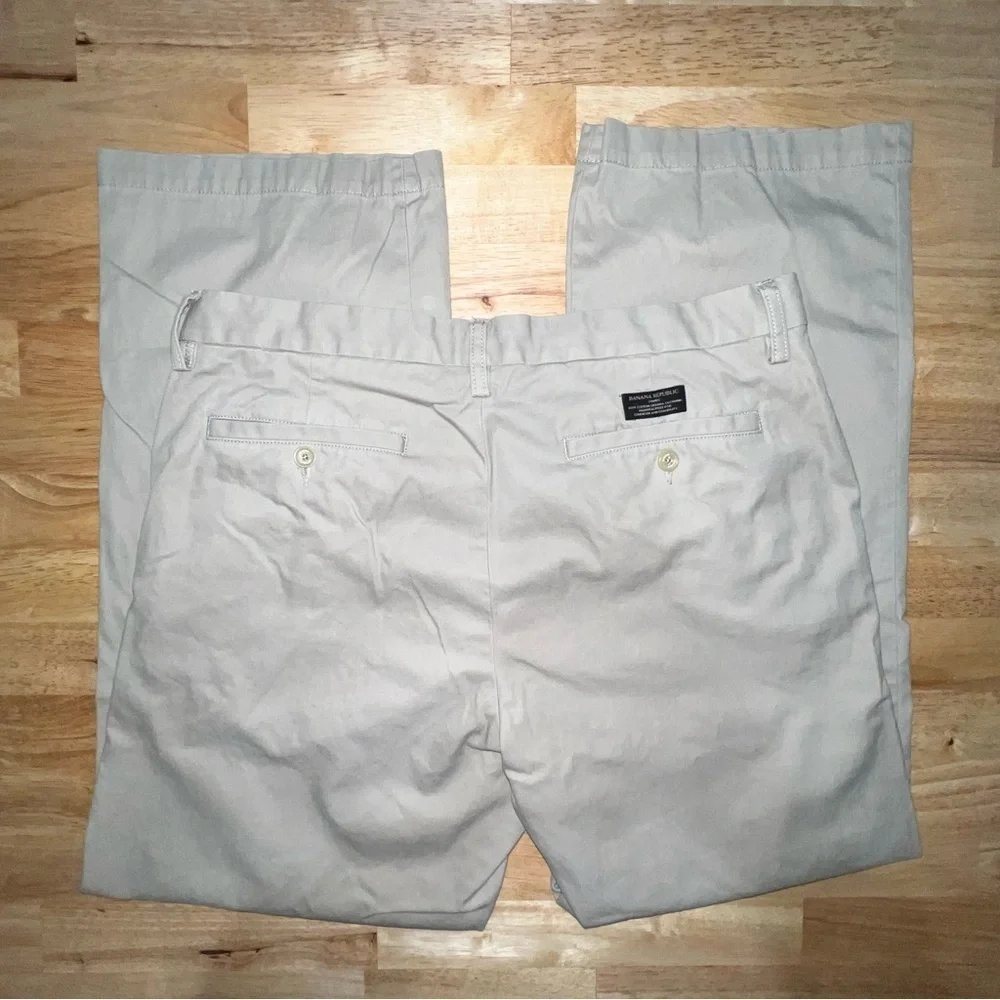 Banana Republic Dawson Chino Pants 34x30 Beige - Classic & Comfy Fit
